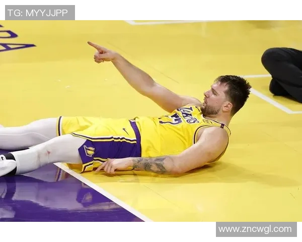 东契奇与约基奇激战国际赛斯洛文尼亚险胜塞尔维亚夺冠在望 东契奇与约基奇激战国际赛斯洛文尼亚险胜塞尔维亚夺冠在望